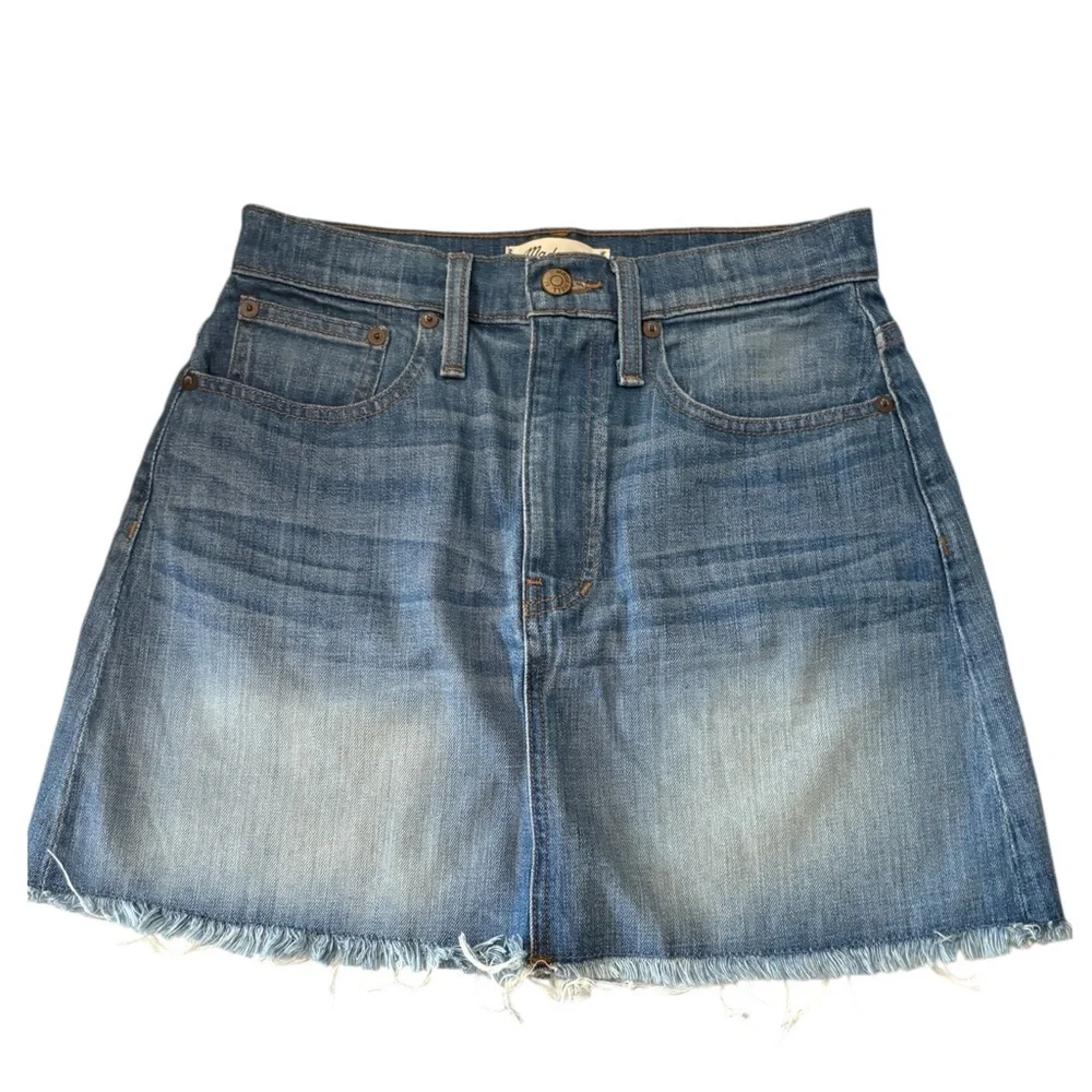 MADEWELL Blue Mini Skirt w/ Frayed Hem Size 25 NWT — SUMMER STAPLE!!!